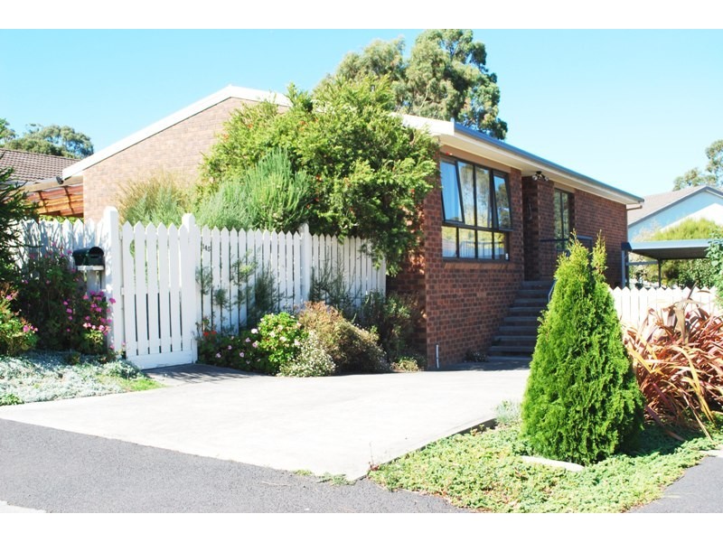 145 Malunna Road, Lindisfarne TAS 7015