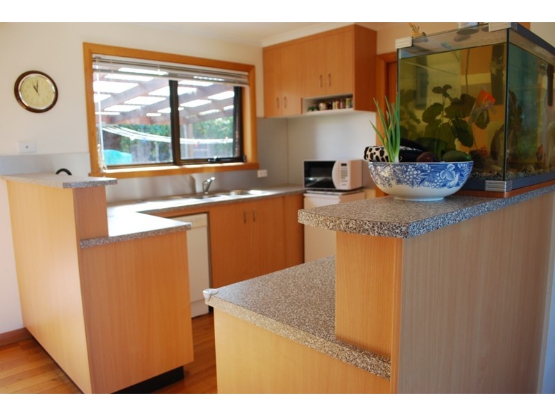 145 Malunna Road, Lindisfarne TAS 7015