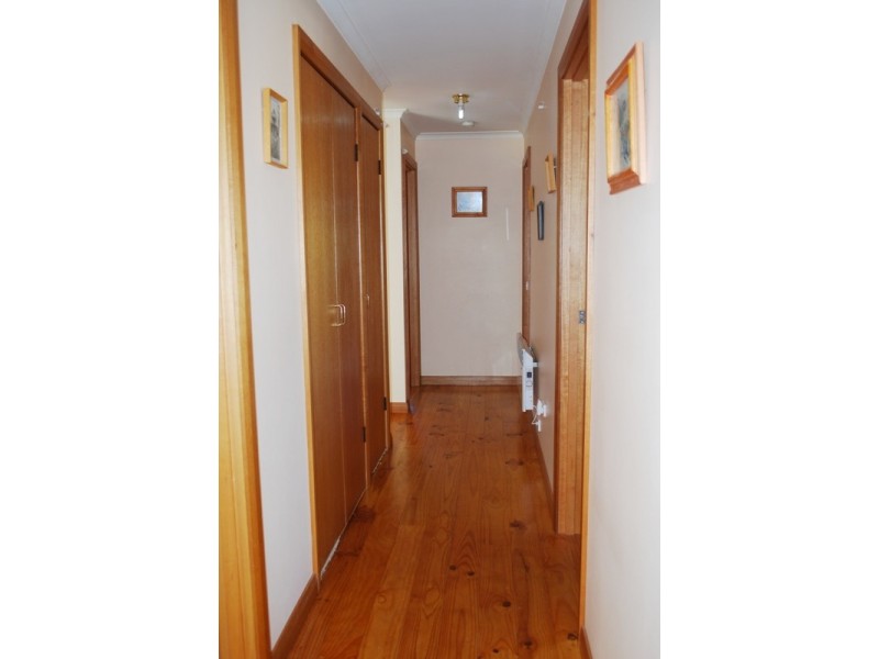 145 Malunna Road, Lindisfarne TAS 7015