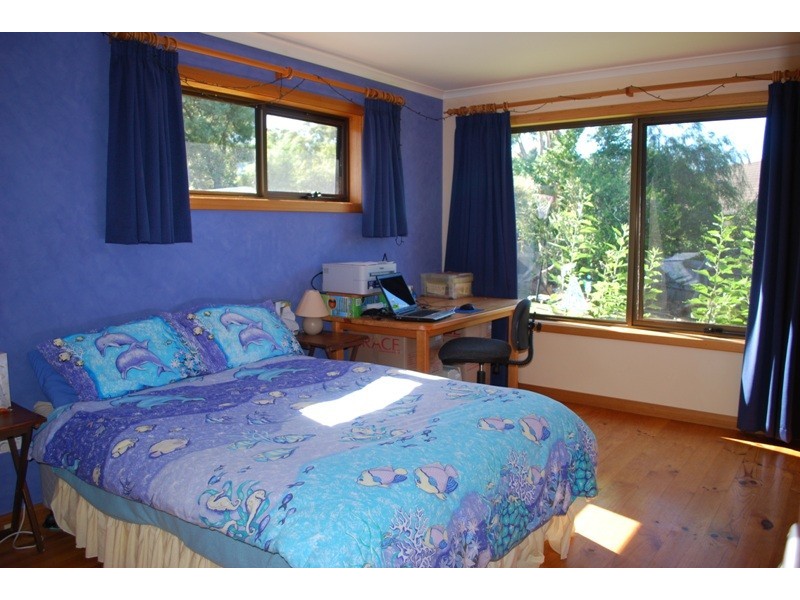 145 Malunna Road, Lindisfarne TAS 7015