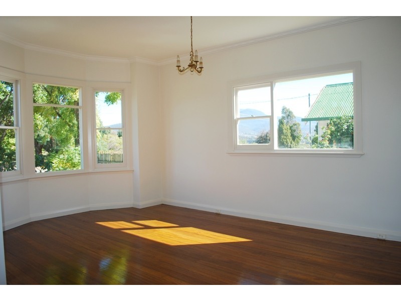 1/10 Talune Street, Lindisfarne TAS 7015