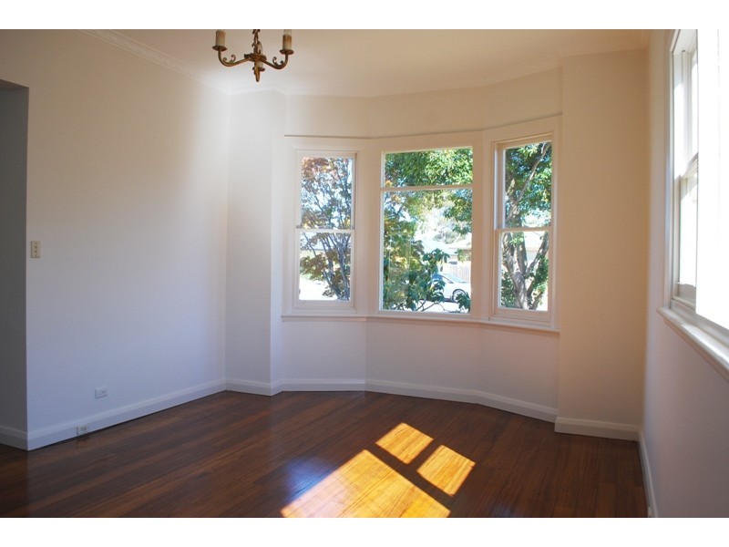 1/10 Talune Street, Lindisfarne TAS 7015