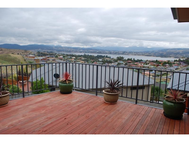 2/21 Ashwood Court, Austins Ferry TAS 7011