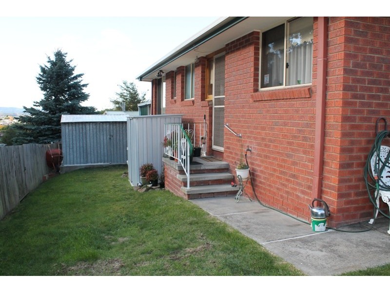 2/147 Pitcairn Street, Montrose TAS 7010