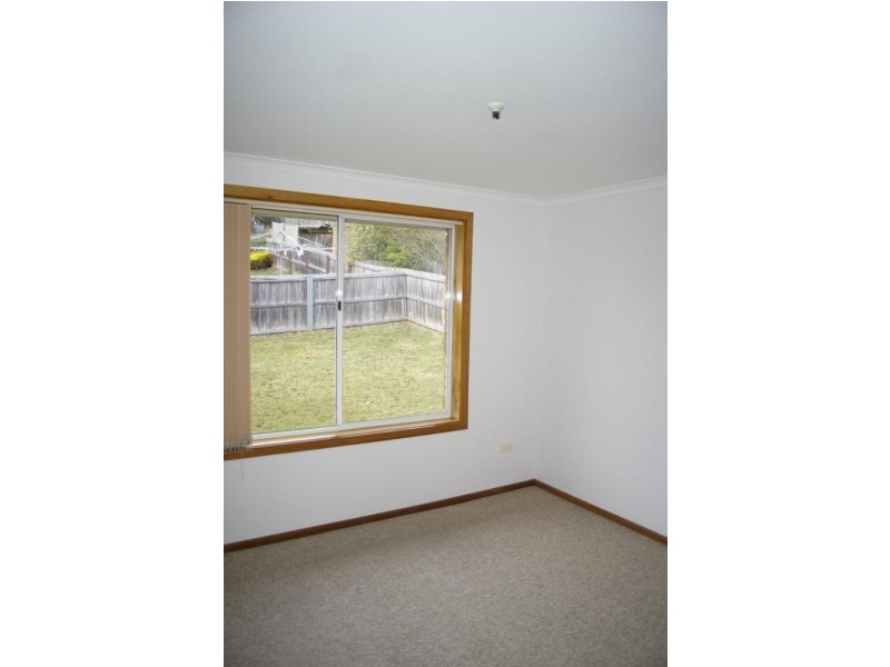2/27 Cuthbertson Place, Lenah Valley TAS 7008