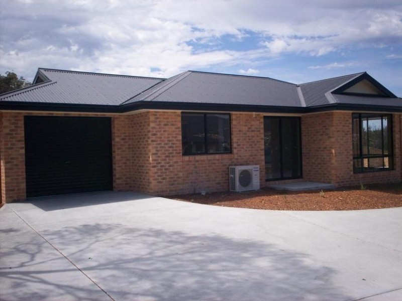 1/33 Henty Close, Old Beach TAS 7017