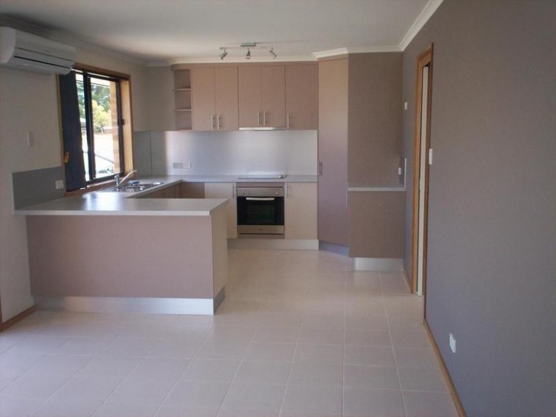 1/33 Henty Close, Old Beach TAS 7017