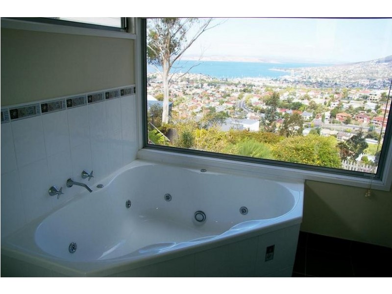 3/18 Chadwick Court, West Hobart TAS 7000