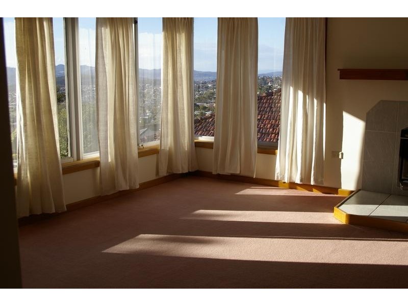 24 Stratton Avenue, Lenah Valley TAS 7008