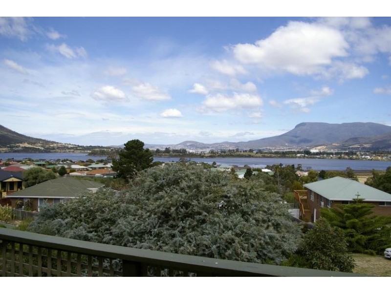 1 Sandstone Place, Old Beach TAS 7017