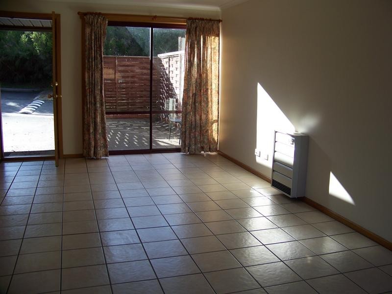 5/2 Clifford Court, Howrah TAS 7018