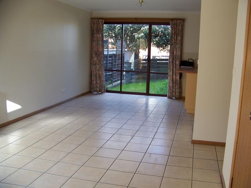 5/2 Clifford Court, Howrah TAS 7018