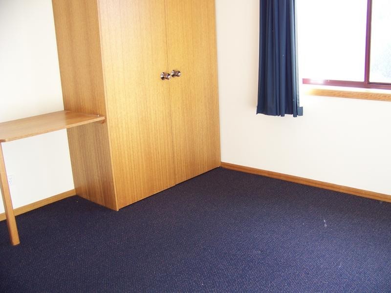 5/2 Clifford Court, Howrah TAS 7018