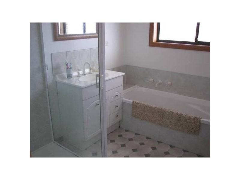 Sun Valley Drive, Old Beach TAS 7017