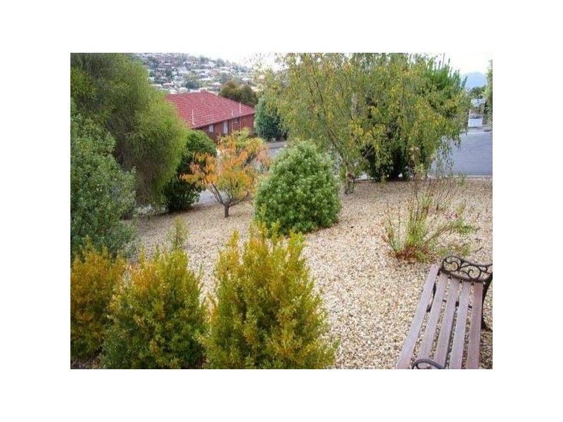 14 Shirley Boulevard, Lenah Valley TAS 7008