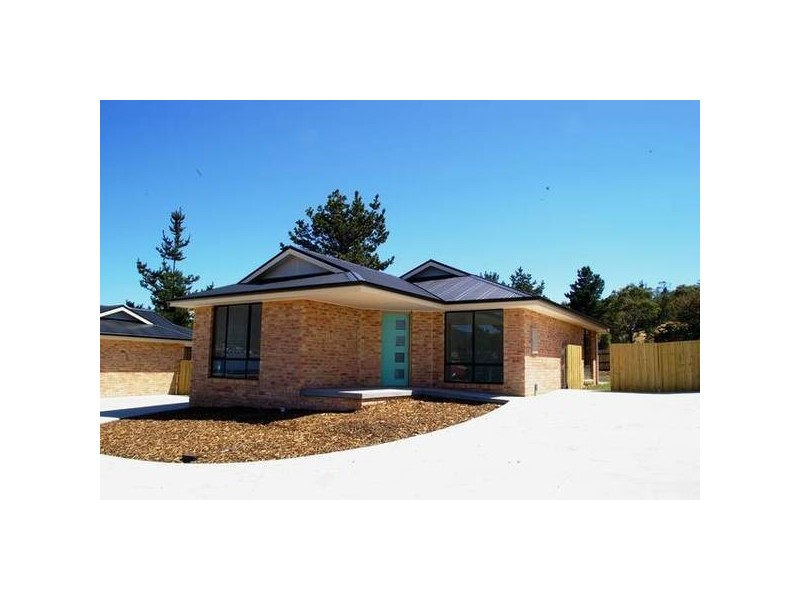 2/31 Henty Close, Old Beach TAS 7017