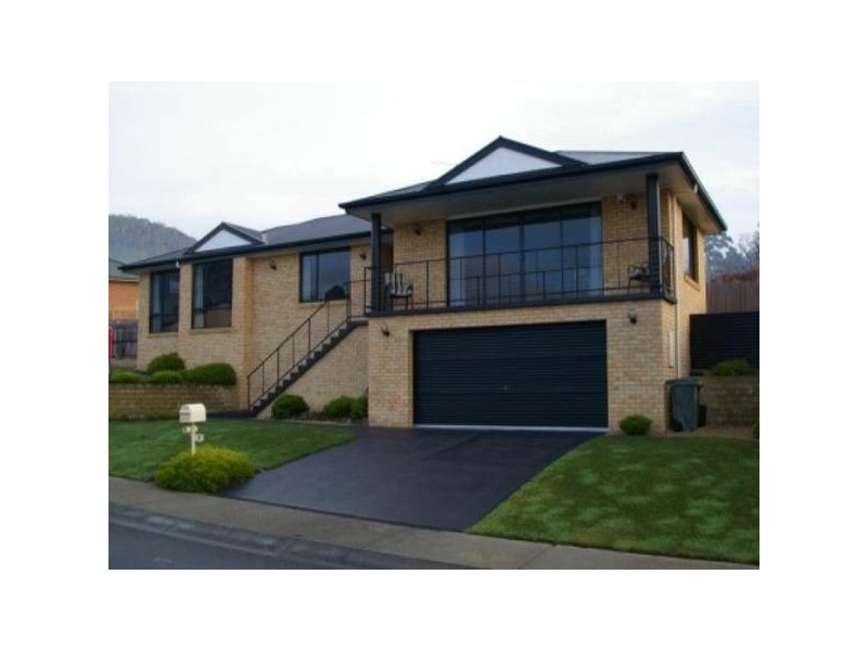 4 Moore Park Drive, Glenorchy TAS 7010