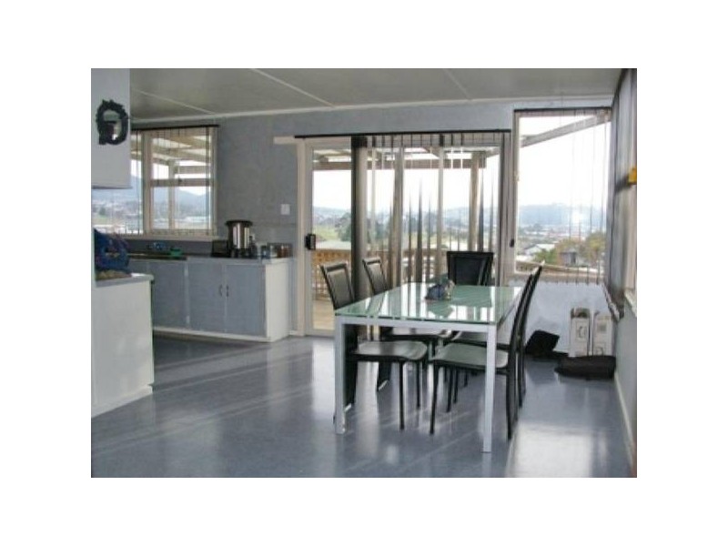 Centenary
Crescent, Claremont TAS 7011