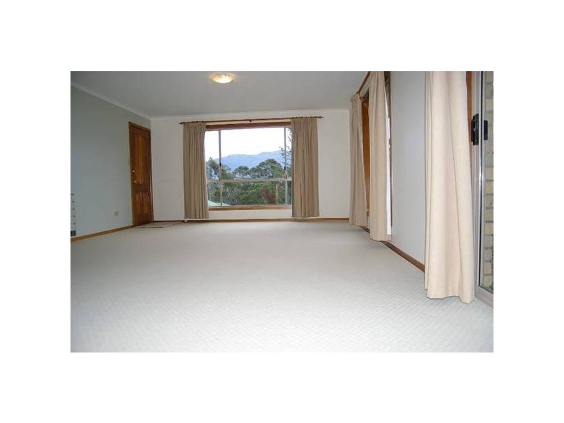 2/7 Summer Court, Mount Nelson TAS 7007