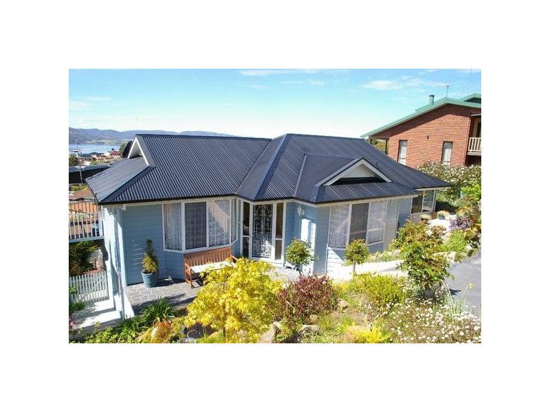 11 Nathan Street, Berriedale TAS 7011