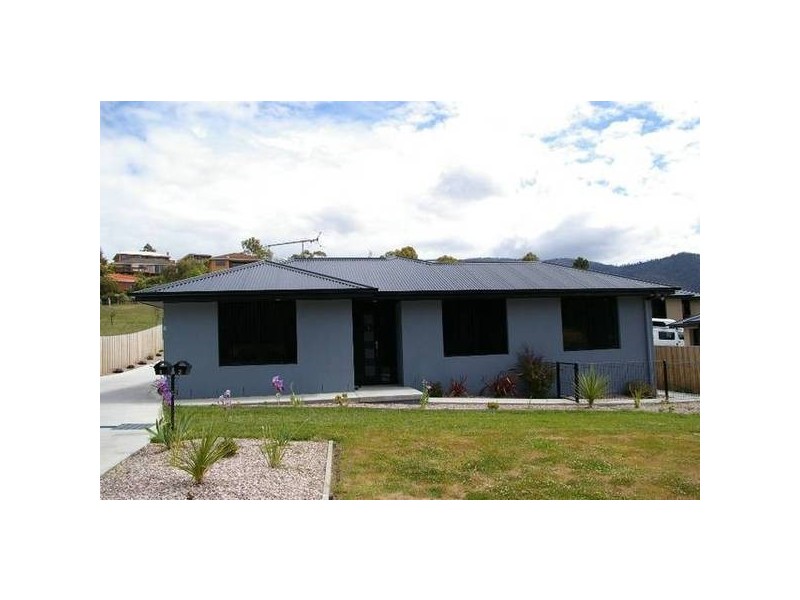 1/302 Main Road, Austins Ferry TAS 7011