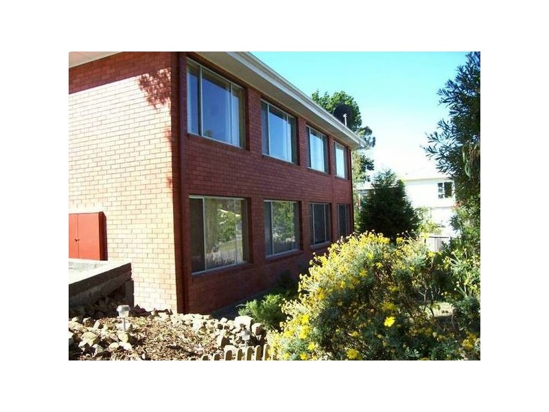 2/10 Wallace Avenue, Lenah Valley TAS 7008