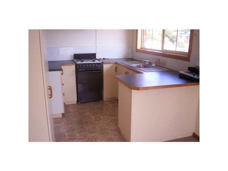 6/2 Broadby Drive, Lenah Valley TAS 7008