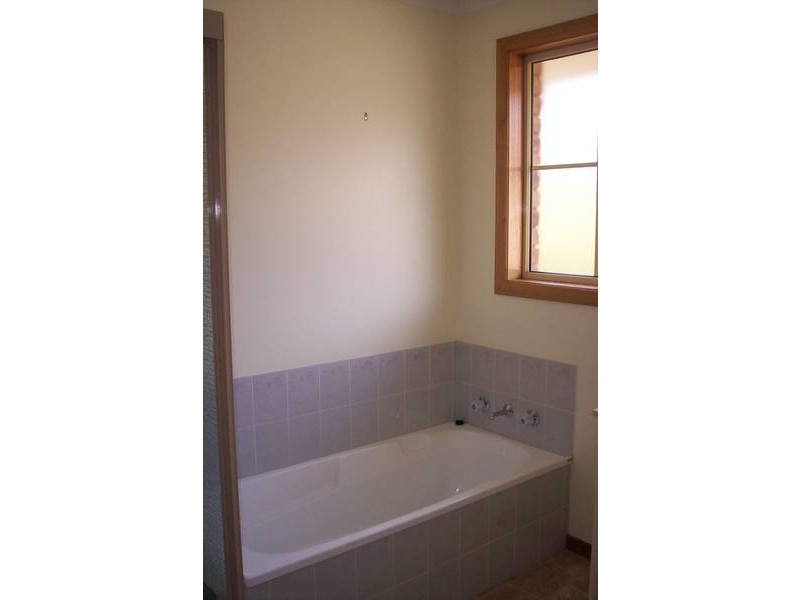 6/2 Broadby Drive, Lenah Valley TAS 7008