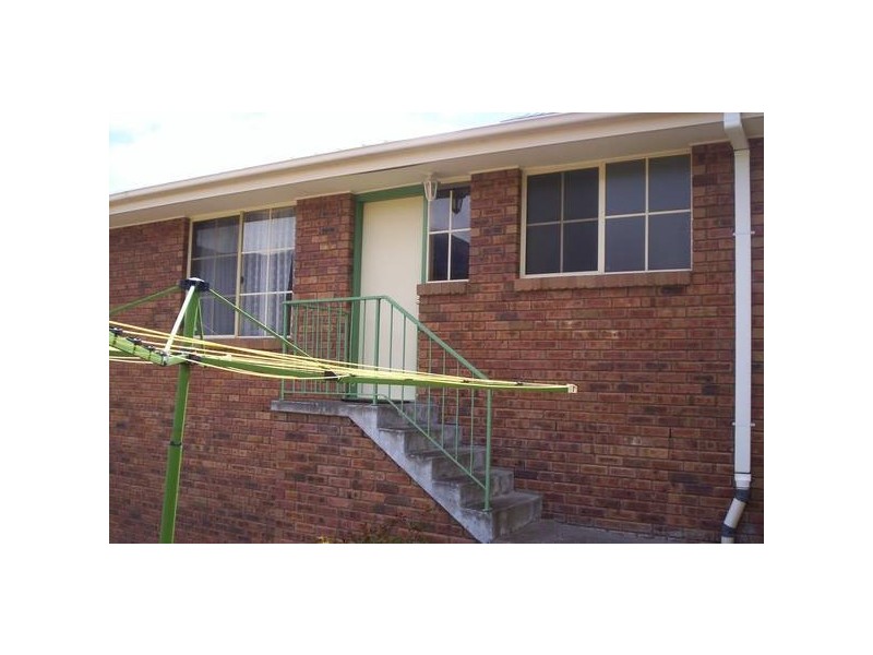 6/2 Broadby Drive, Lenah Valley TAS 7008