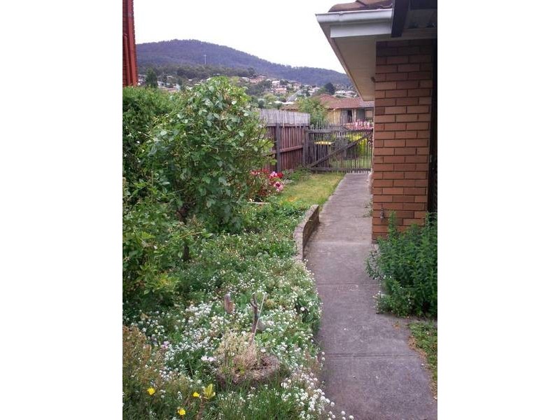 2/31 Walgett Place, Glenorchy TAS 7010