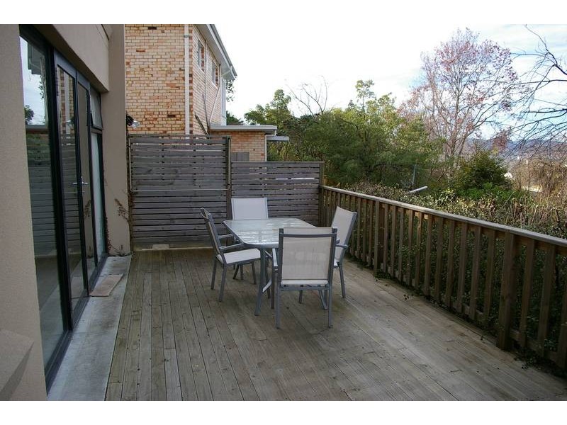7/3 Norfolk Crescent, Sandy Bay TAS 7005