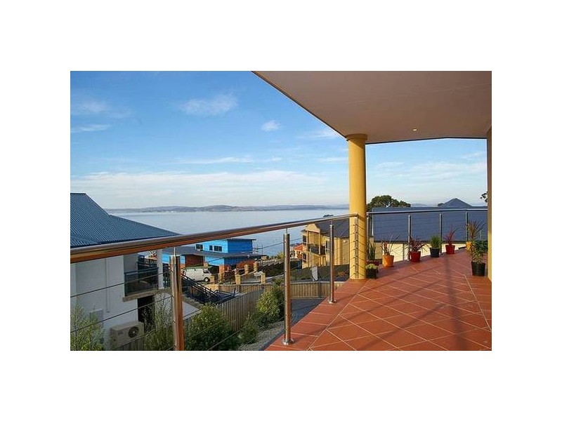 34 Suncoast Drive, Blackmans Bay TAS 7052