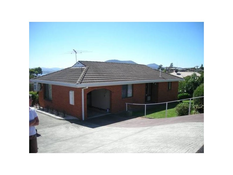 2/24 Caversham Road, West Moonah TAS 7009