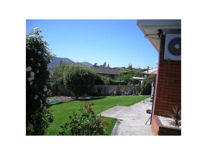 2/24 Caversham Road, West Moonah TAS 7009