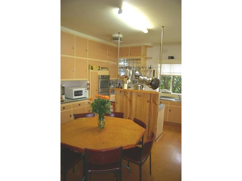 2 Brammall Street, Lindisfarne TAS 7015