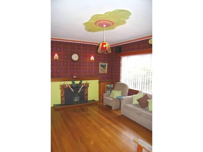 2 Brammall Street, Lindisfarne TAS 7015