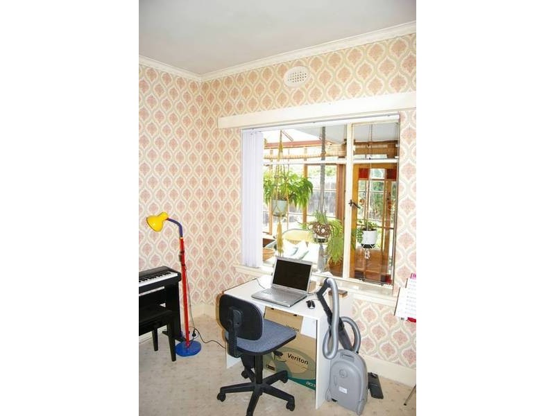 2 Brammall Street, Lindisfarne TAS 7015