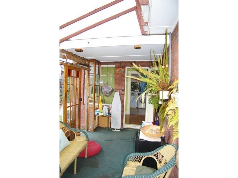 2 Brammall Street, Lindisfarne TAS 7015
