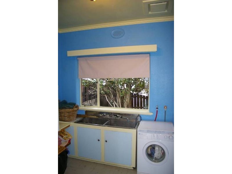 2 Brammall Street, Lindisfarne TAS 7015