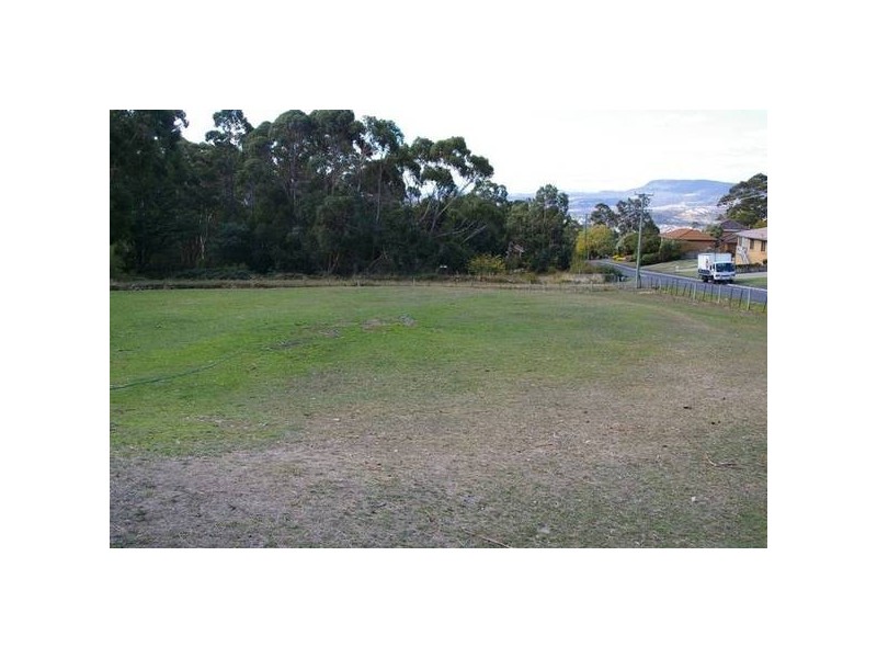 1 & 2 Russell Road, Claremont TAS 7011