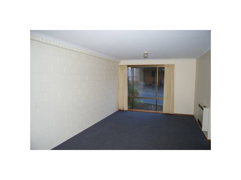 24/4 Clifford Court, Howrah TAS 7018