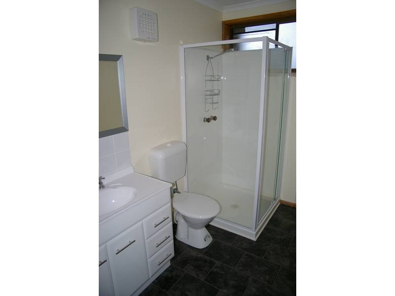 24/4 Clifford Court, Howrah TAS 7018