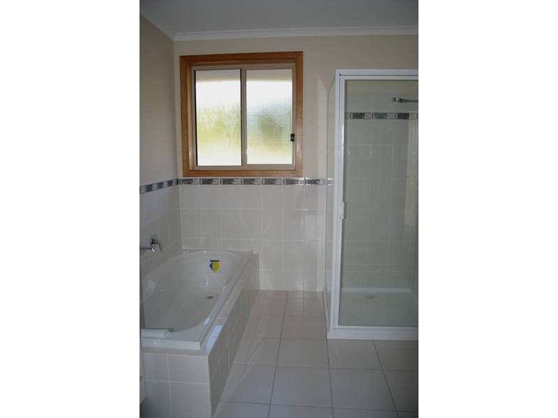 37 Radcliffe Crescent, Rosetta TAS 7010