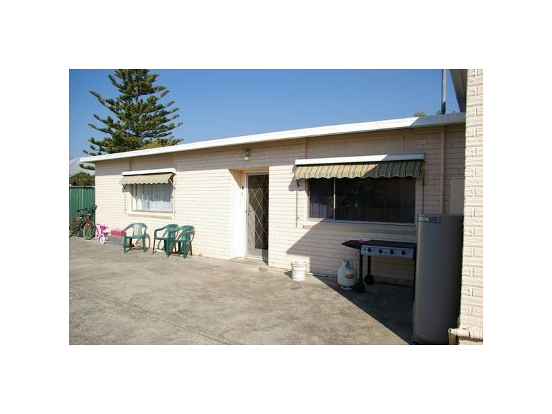 2/11 Johnson Street, Derwent Park TAS 7009