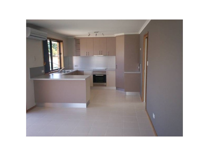 1/33 Henty Close, Old Beach TAS 7017
