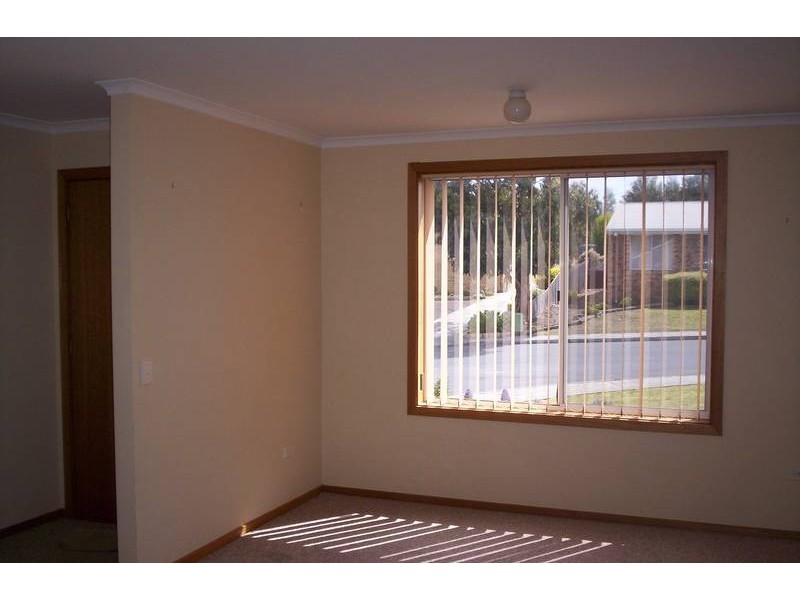 1/27 Cuthbertson Place, Lenah Valley TAS 7008