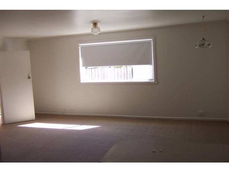 2/11 Johnston Street, Derwent Park TAS 7009