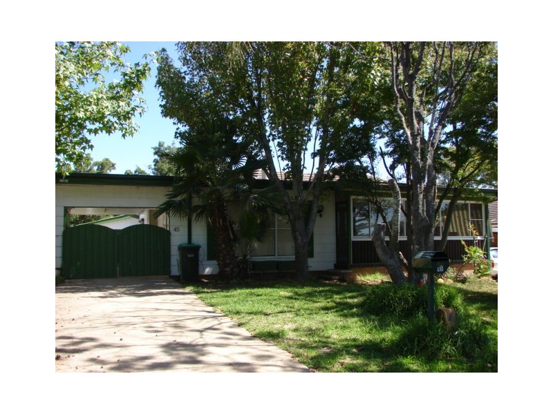 45 Anzac Parade, Muswellbrook NSW 2333