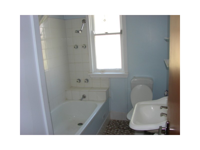 19 Anzac Parade, Muswellbrook NSW 2333