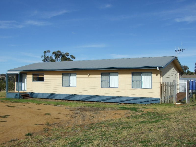 11 Hall Road, Merriwa NSW 2329